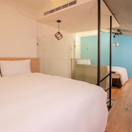 Check Inn Express Taichung Yizhong Eksteriør bilde