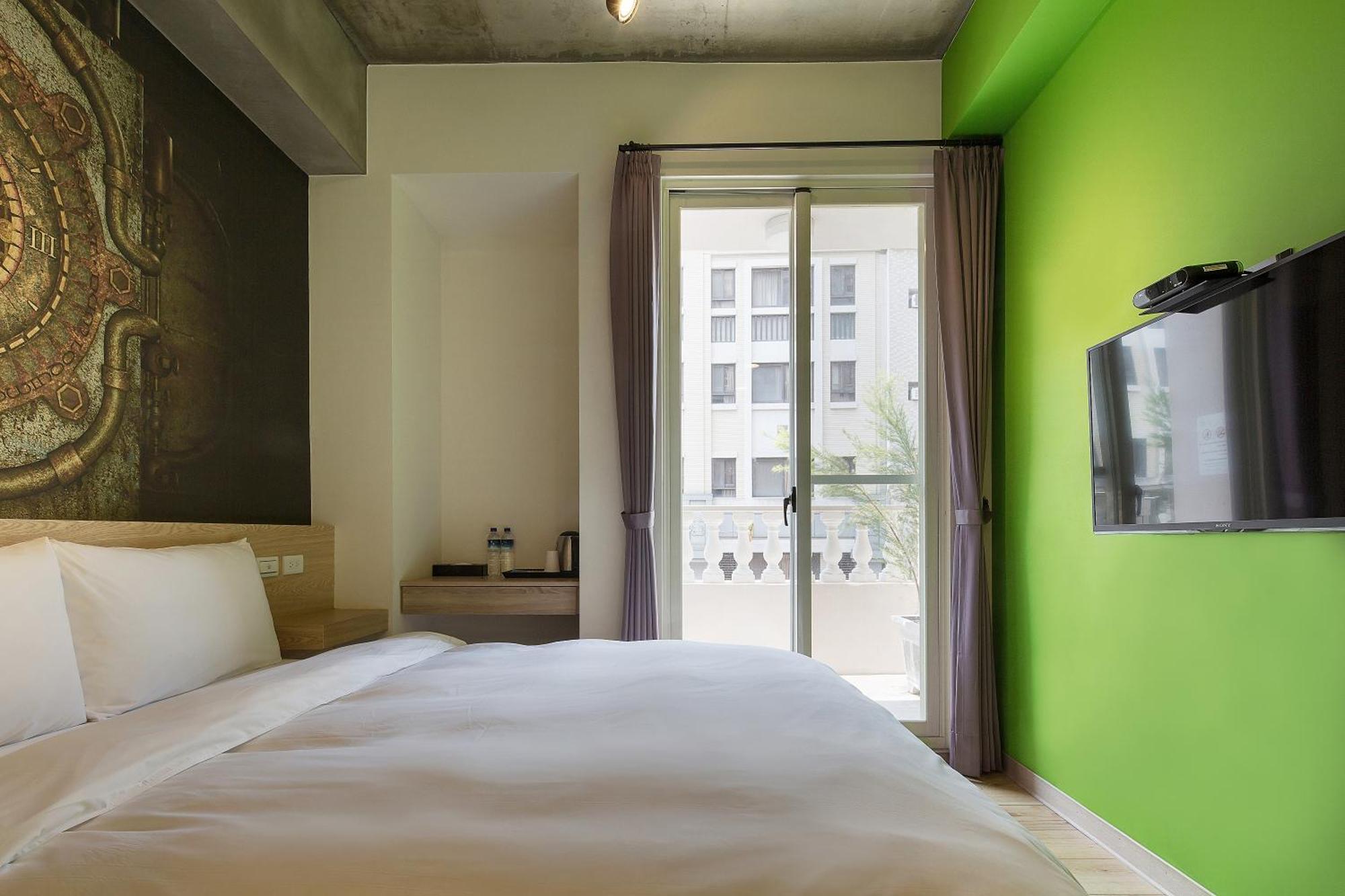 Check Inn Express Taichung Yizhong Eksteriør bilde