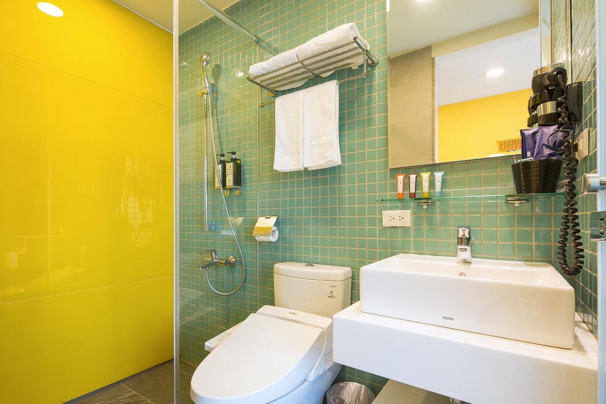Check Inn Express Taichung Yizhong Eksteriør bilde