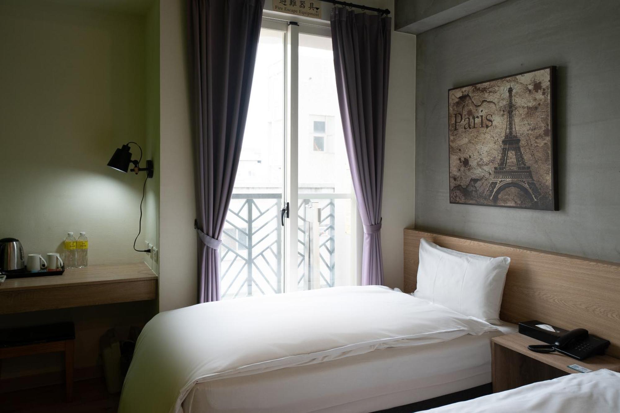 Check Inn Express Taichung Yizhong Eksteriør bilde