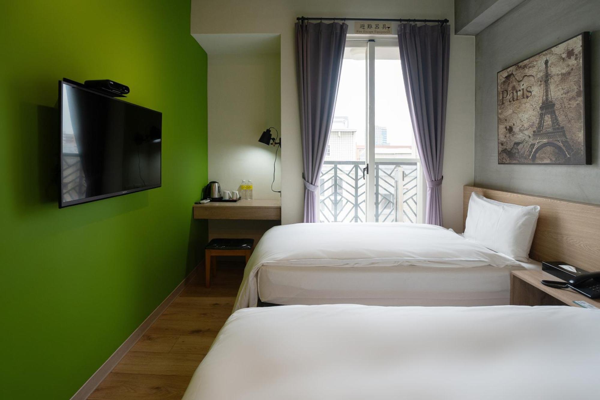 Check Inn Express Taichung Yizhong Eksteriør bilde