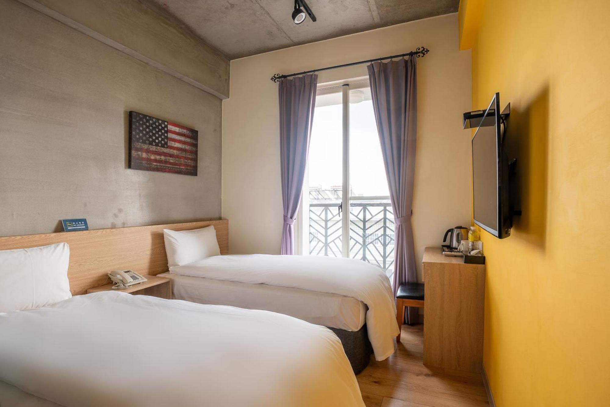 Check Inn Express Taichung Yizhong Eksteriør bilde