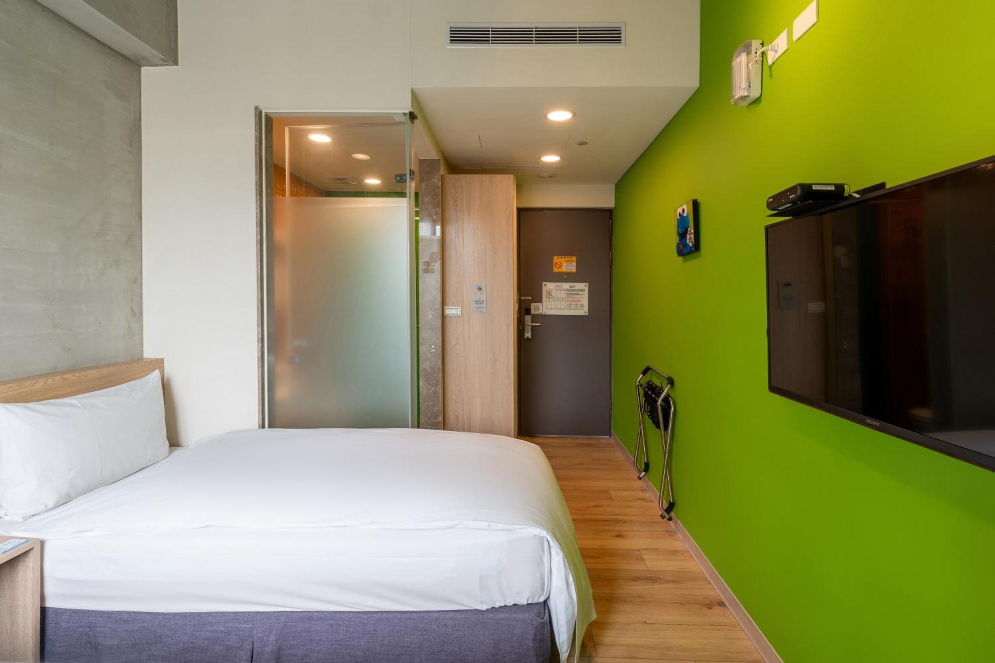 Check Inn Express Taichung Yizhong Eksteriør bilde