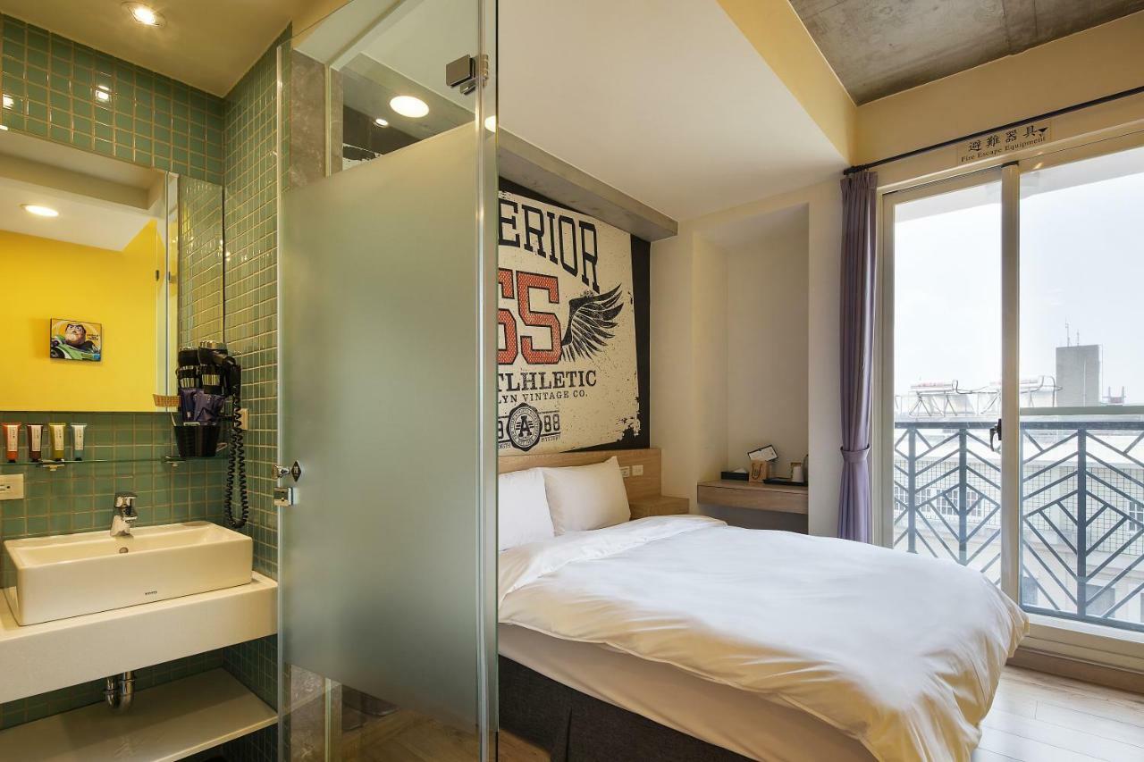 Check Inn Express Taichung Yizhong Eksteriør bilde